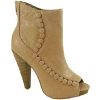 If the shoe fits, wear it! Fall shoe trends for women