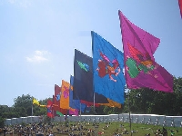 Tips for displaying outdoor national and decorative flags