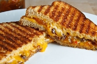 Beyond white bread and bland cheese: how to make grilled cheese interesting!