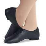 Need to know what do jazz dancers wear in shoes and clothing for dance class?