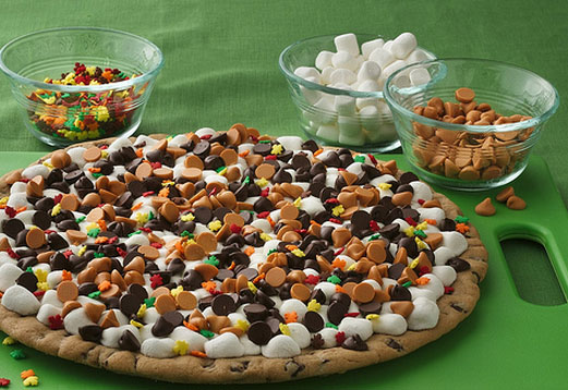 Cookie pizza recipes are perfect for kids parties