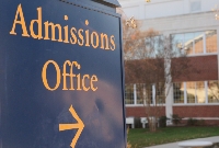 Early college admission has both pros and cons so consider options carefully