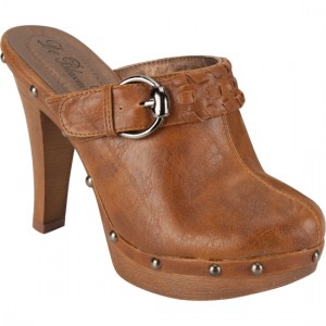 Clogs combine style and comfort for the best spring fashion trend