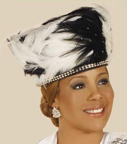 Wearing a hat is a savvy slimming fashion tip