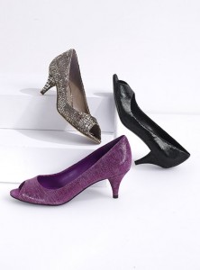Kitten heels are a spring shoe trend for the fashion conscious