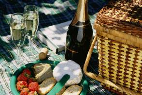 A list of the top ten easy spring picnic ideas