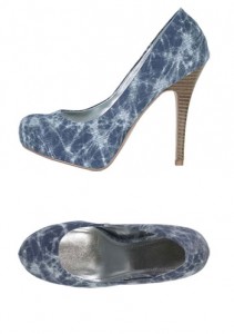 Print heels are a spring fashion trend