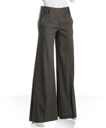Wideleg pants are a slimming fashion tip
