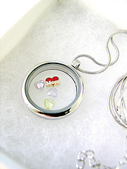 Mom necklace is one of the top ten mother's day clothing gifts