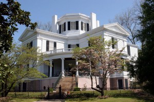 A list of the top ten historic home renovation tips