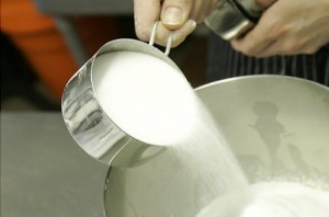 basic cooking tips cup of sugar pouring
