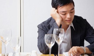 top 10 signs shes not that into you forgetting plans