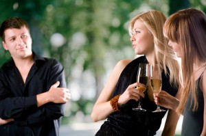 top 10 signs shes not that into you looking at other men