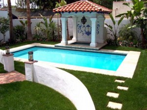 A list of the top ten tips for buying pool algaecide