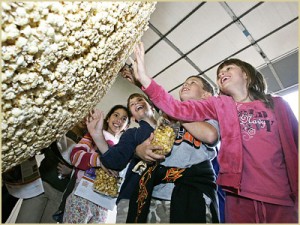 top 10 facts about popcorn worlds largest popcorn ball