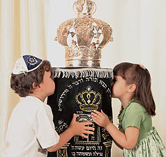 top 10 jewish celebrations for kids simhat torah