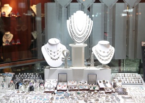 popular jewelry designers