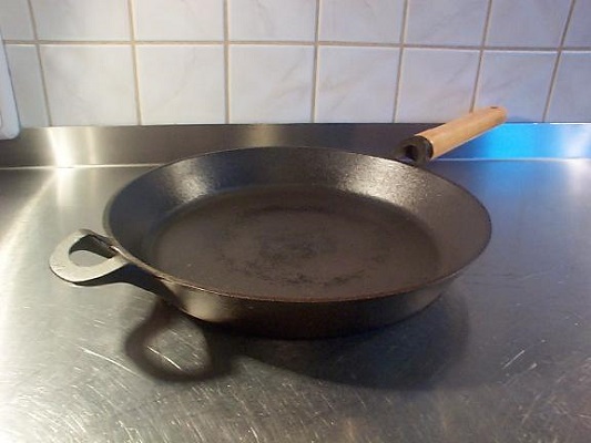  Cast Iron Cookware