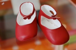 red baby shoes