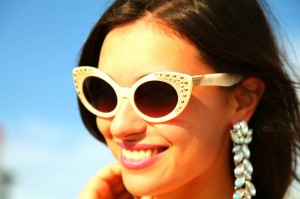 woman with sunglasses