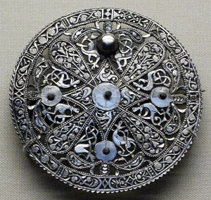 vintage brooch in silver
