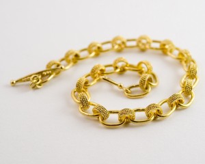 gold link bracelet