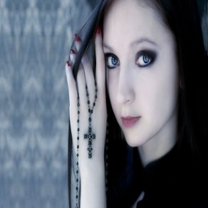 gifts for goth chicks