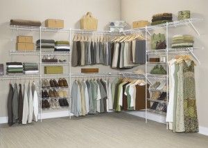closet with shelving system