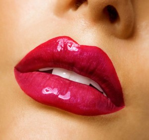 Plumping lip gloss