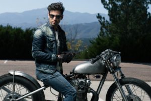 11 Best Summer Motorcycle Riding Accessories