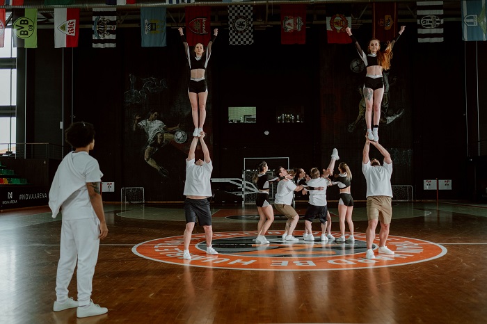 cheerleading squad
