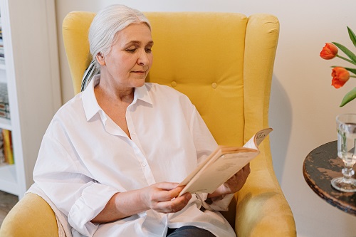 reading senior